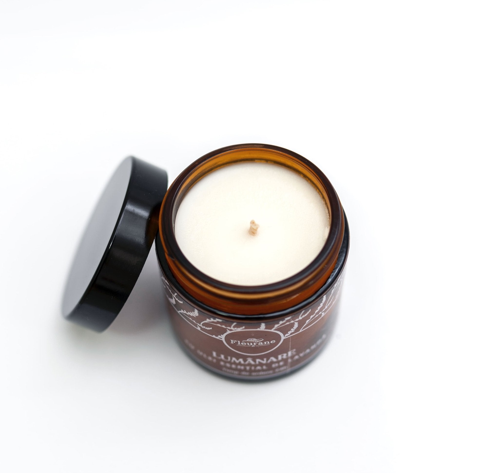 Lumanare parfumata cu ulei esential de lavanda 