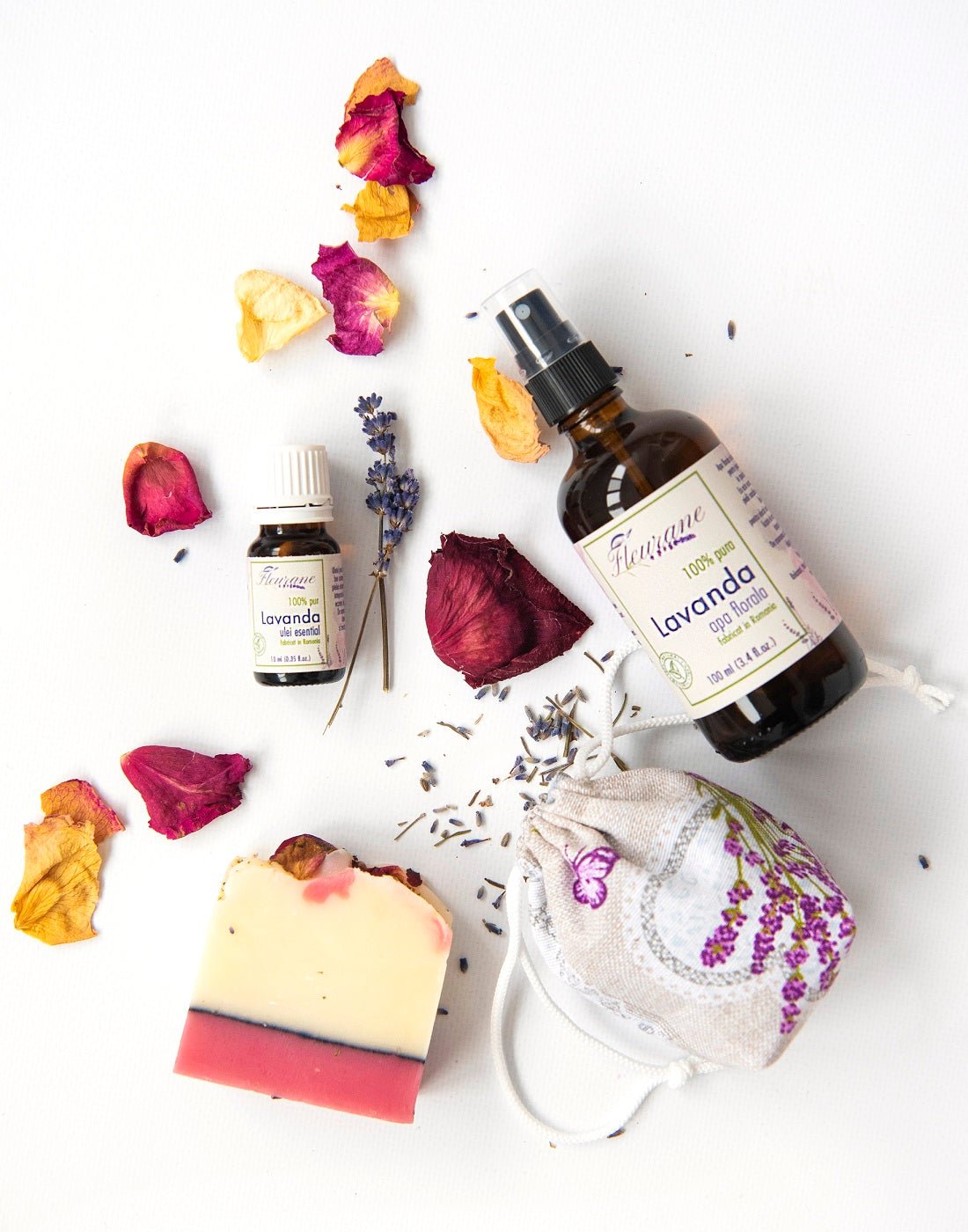 Sapun Roses, saculet cu lavanda BIO, ulei esential si apa florala 